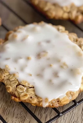 Iced oatmeal cookies - Crumbl copycat